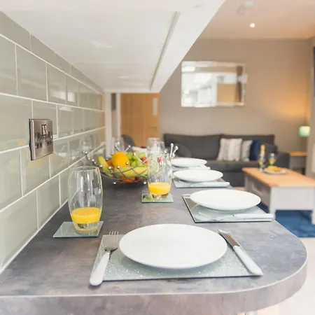 Charming 6 Bedroom House All With En-Suite - Large Garden Tamworth Exterior photo