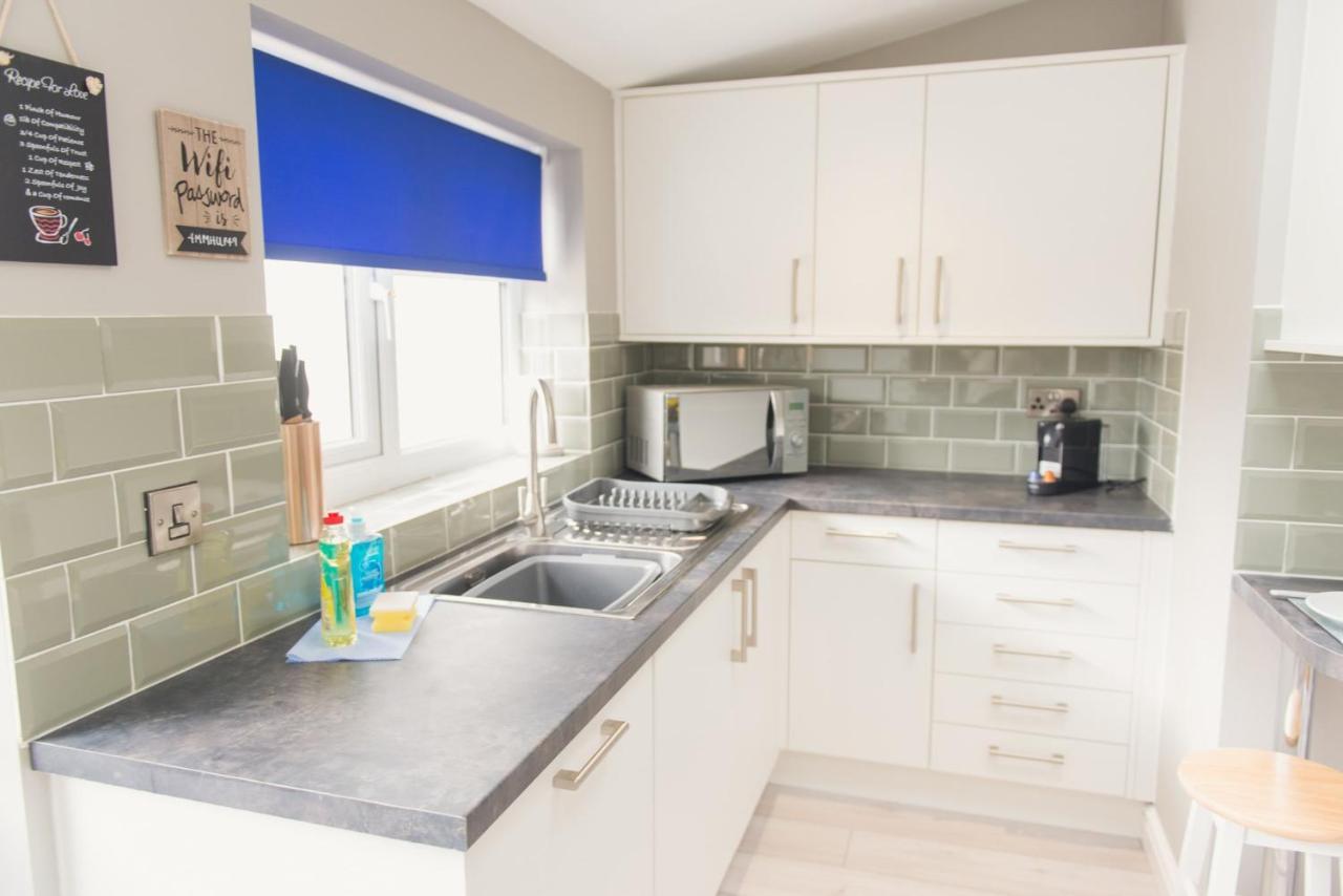 Charming 6 Bedroom House With En-suite - Large Garden Holiday home Tamworth