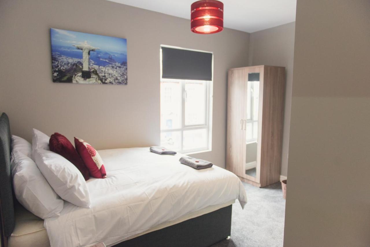Charming 6 Bedroom House With En-suite - Large Garden