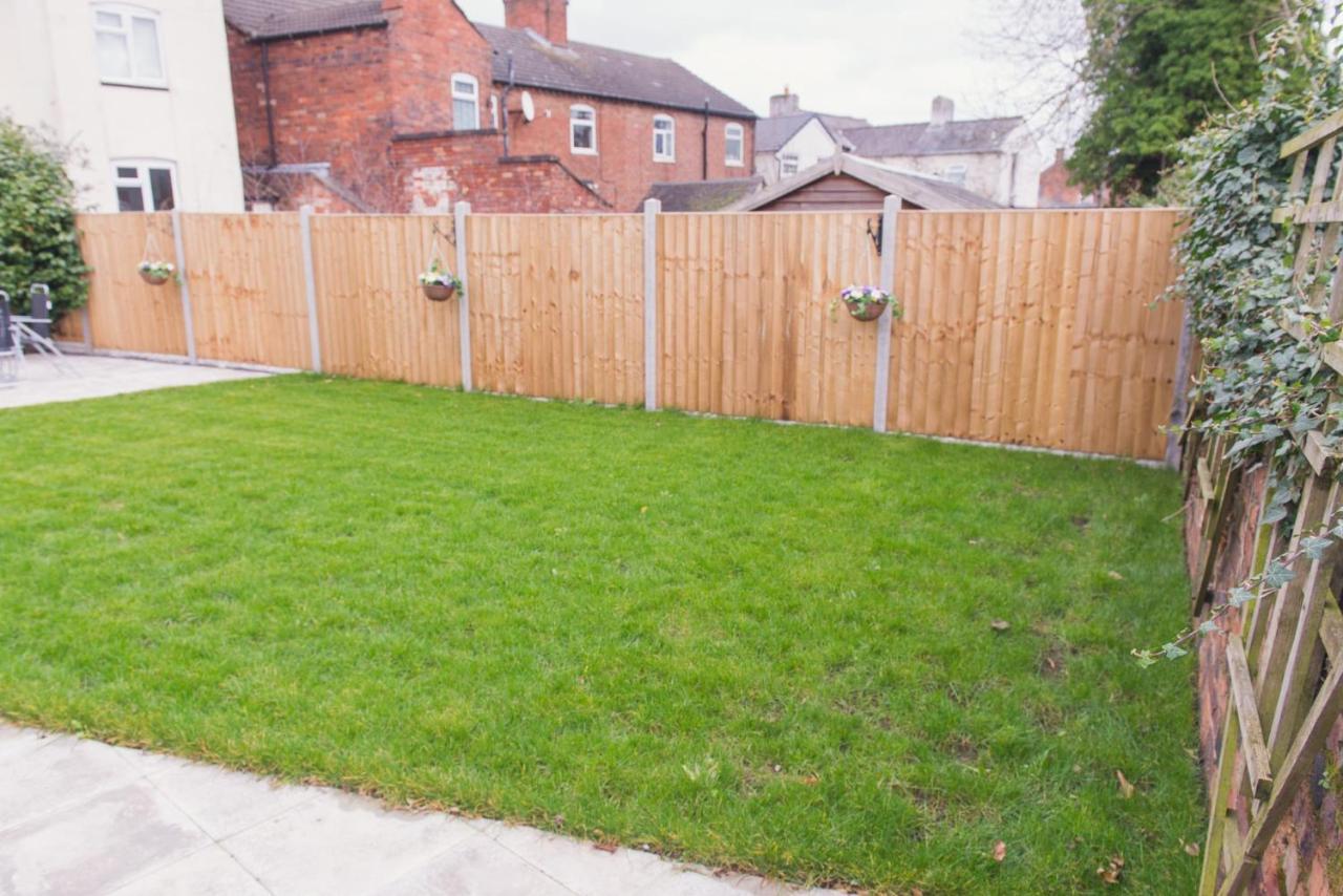 Charming 6 Bedroom House With En-suite - Large Garden